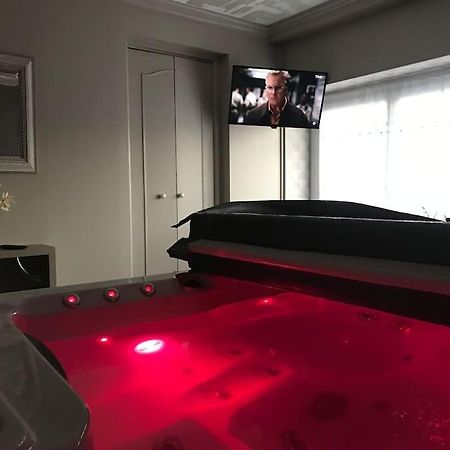Maison Avec Jacuzzi Privatif Cambrai Dış mekan fotoğraf