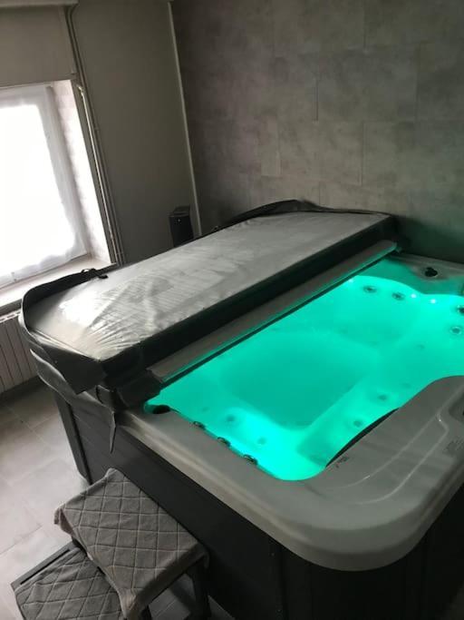 Maison Avec Jacuzzi Privatif Cambrai Dış mekan fotoğraf