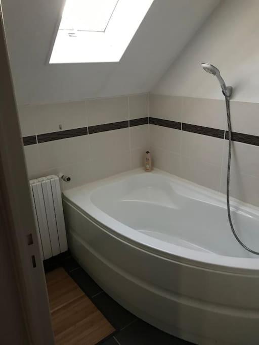 Maison Avec Jacuzzi Privatif Cambrai Dış mekan fotoğraf